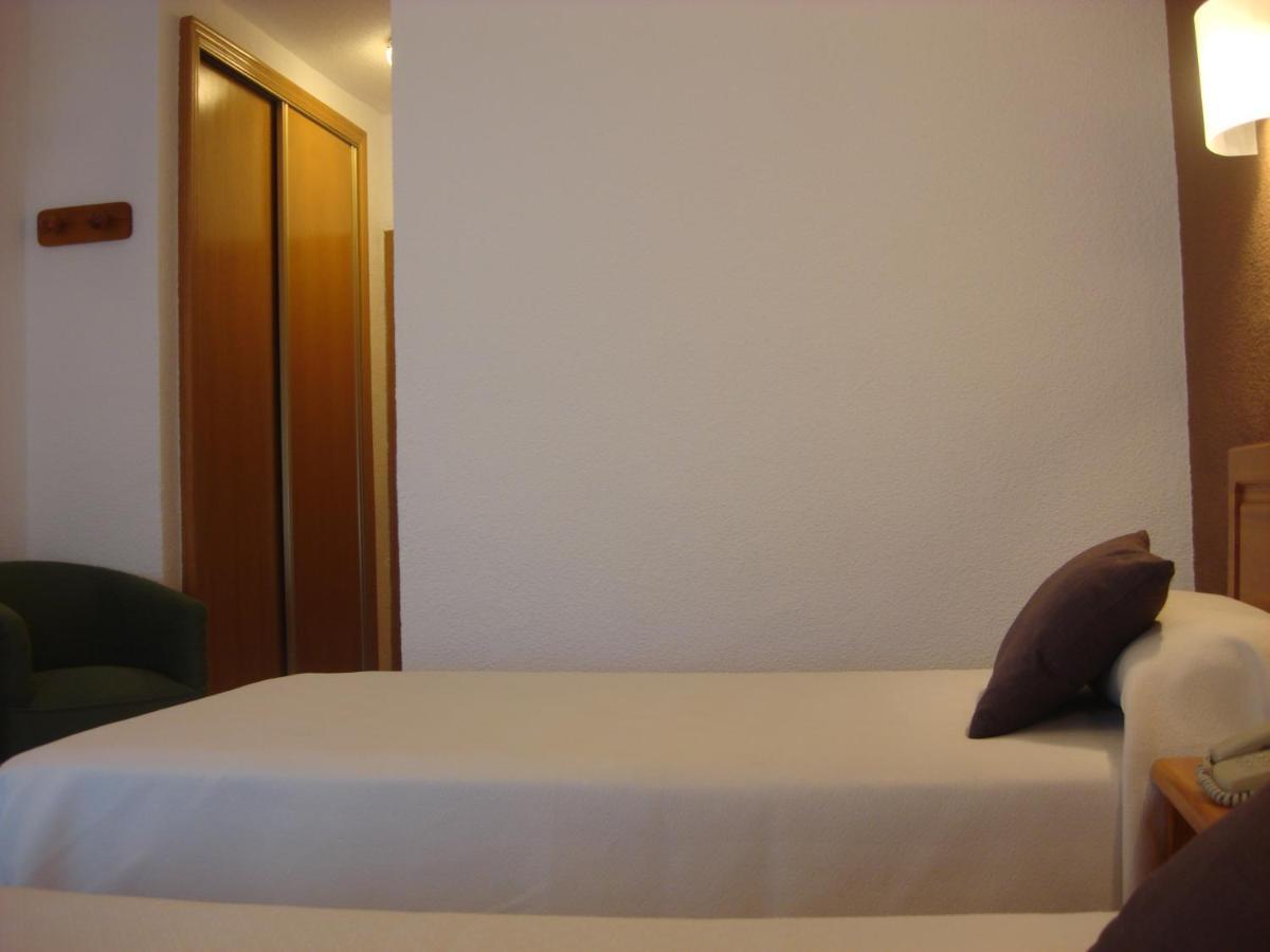 Hotel Caballo De Oro Бенидорм Стая снимка