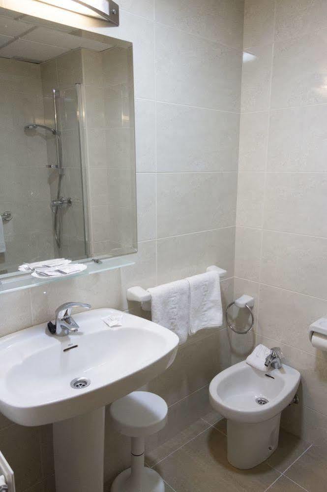 Hotel Caballo De Oro Бенидорм Екстериор снимка