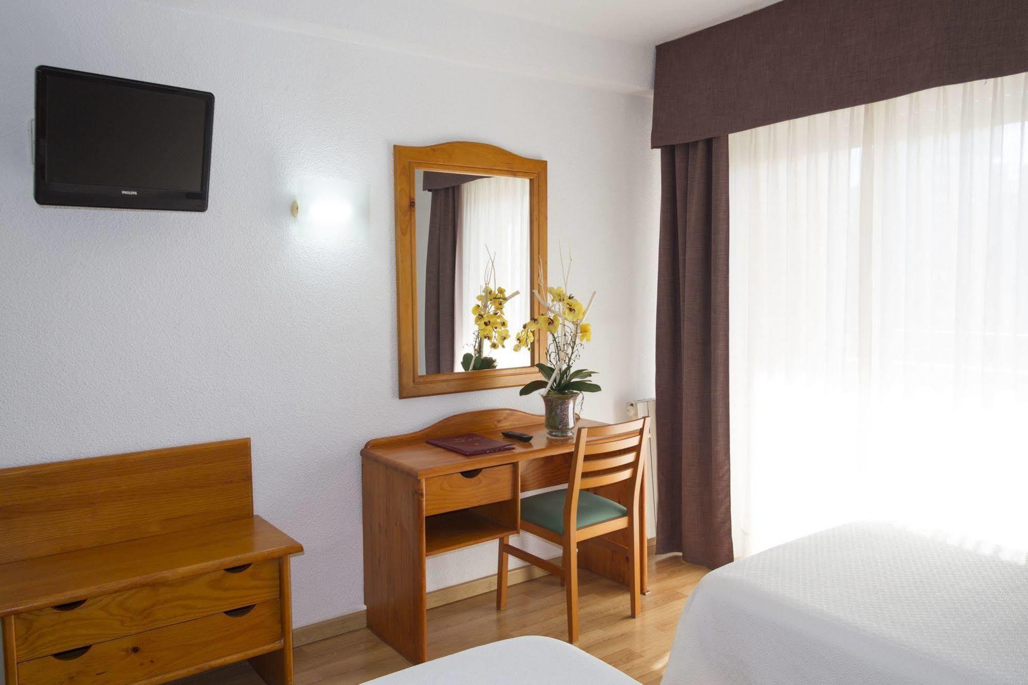 Hotel Caballo De Oro Бенидорм Екстериор снимка
