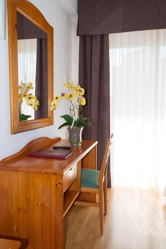 Hotel Caballo De Oro Бенидорм Екстериор снимка